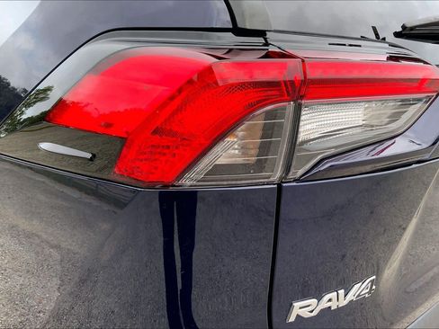Used 2025 Toyota RAV4 XLE FWD image 28