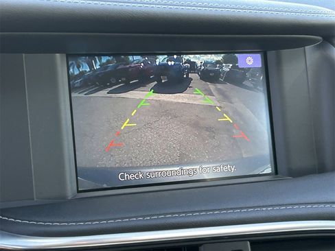 Certified 2018 INFINITI QX30 LUXE image 30