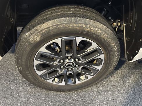 Used 2024 Toyota Tundra Limited image 35