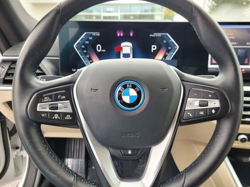 Used 2024 BMW i4 eDrive35 w/ Premium Package RWD image 34