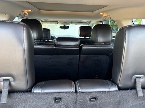 Used 2017 Nissan Pathfinder Platinum w/ Family Entertainment Package AWD/4WD image 17