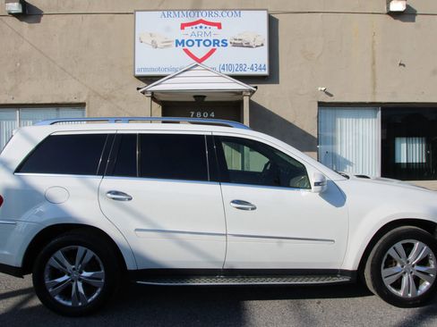 Used 2011 Mercedes-Benz GL 450 4MATIC image 4