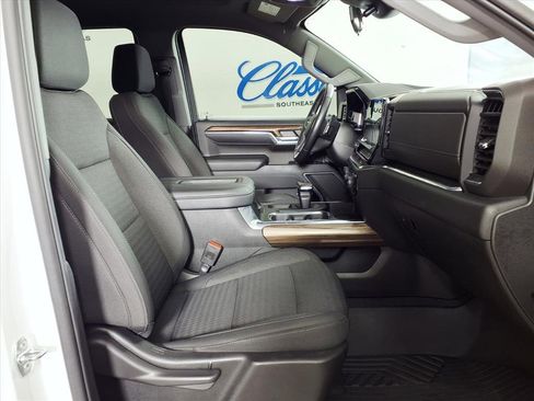 Used 2022 Chevrolet Silverado 1500 RST image 11