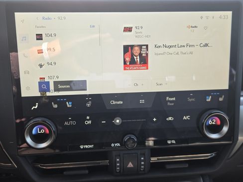 Used 2025 Lexus GX 550 w/ Accessory Package (2T) AWD/4WD image 10