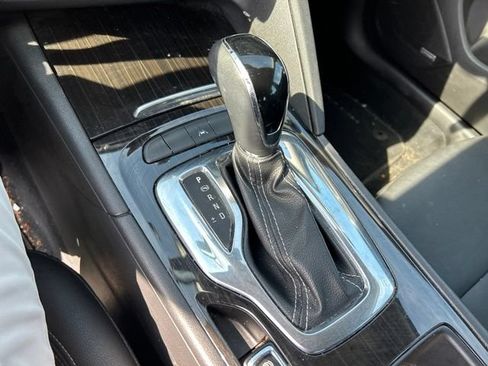 Used 2018 Buick Regal Essence w/ Driver Confidence Package #1 FWD image 24