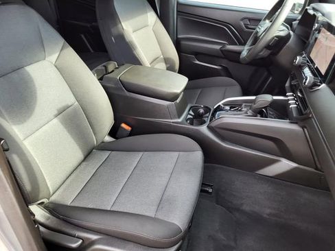 Used 2025 Chevrolet Colorado W/T image 25