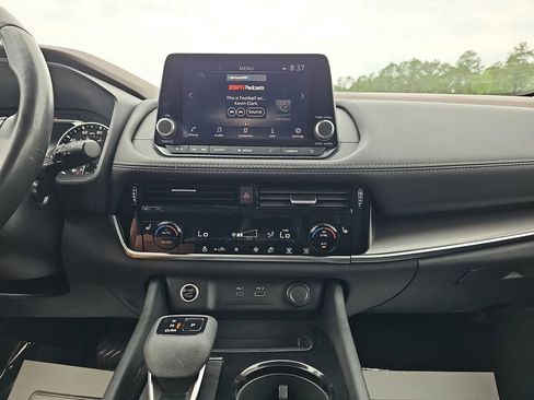 Used 2022 Nissan Rogue SV w/ SV Premium Package FWD image 25