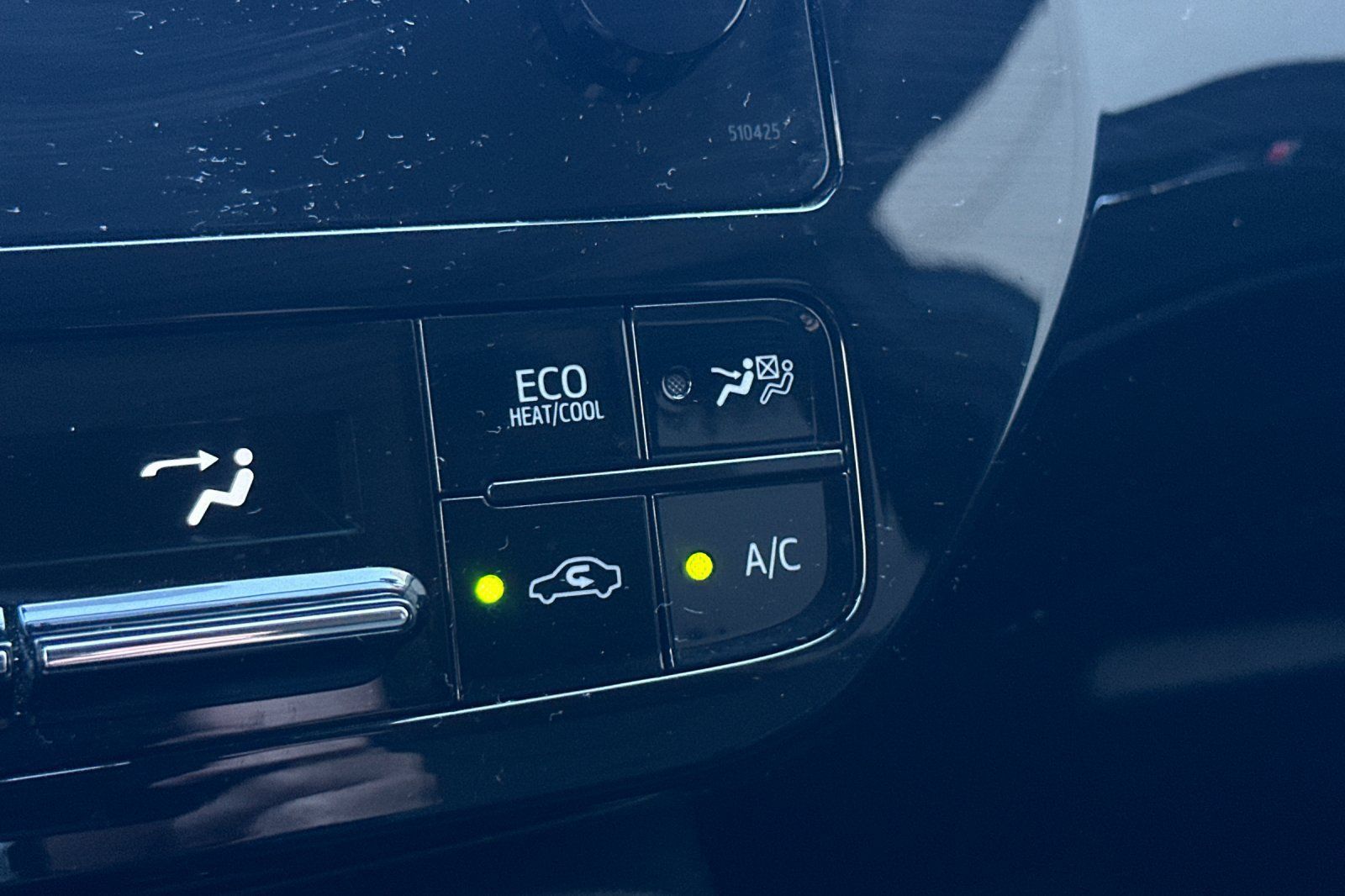 Used 2019 Toyota Prius XLE FWD image 30