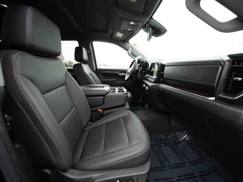 Used 2023 GMC Sierra 1500 SLT image 26