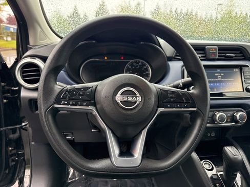 Used 2024 Nissan Versa SV FWD image 10