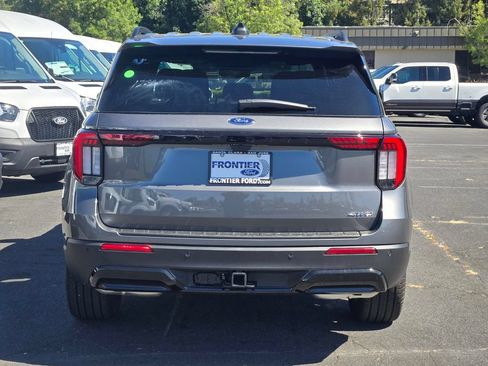 New 2026 Ford Explorer ST-Line w/ ST-Line Street Pack AWD/4WD image 5