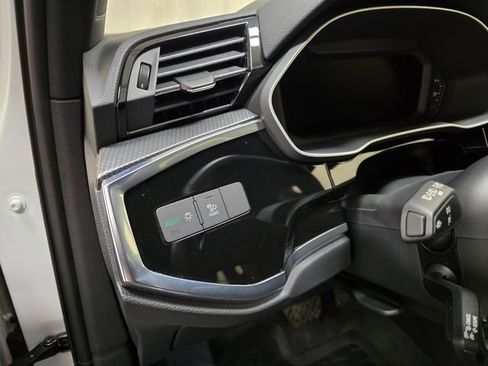 Used 2025 Audi Q3 2.0T Premium w/ Convenience Package image 16