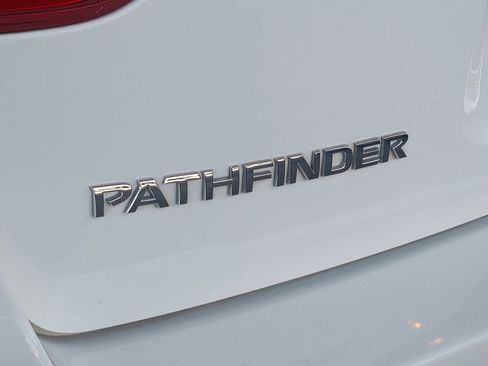 Used 2020 Nissan Pathfinder SV image 34