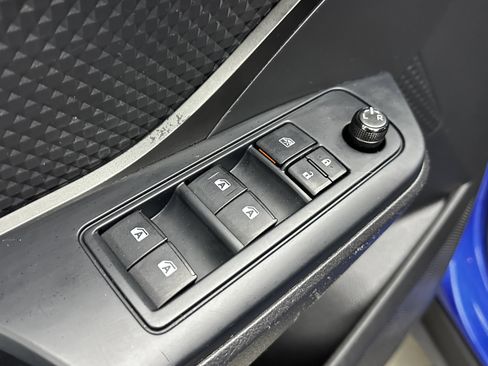 Used 2019 Toyota C-HR LE image 11