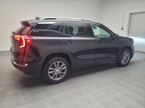 Used 2024 GMC Terrain SLT image 10