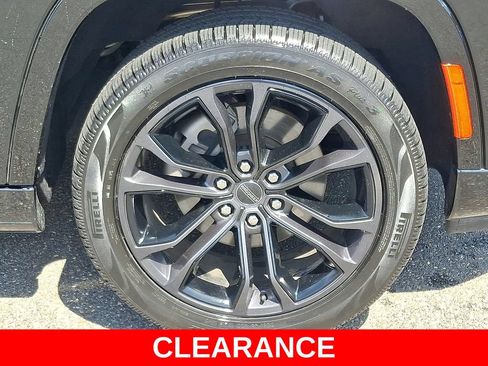 Used 2023 Jeep Grand Wagoneer Series II AWD/4WD image 8