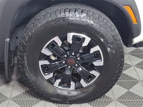 Used 2022 Nissan Frontier PRO-4X w/ Technology Package image 12