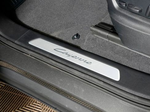 Certified 2026 Porsche Cayenne AWD/4WD image 18
