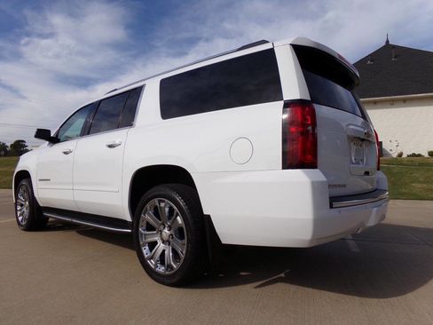 Used 2019 Chevrolet Suburban Premier image 35