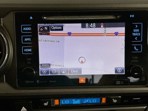 Used 2017 Toyota Tacoma TRD Off-Road AWD/4WD image 13