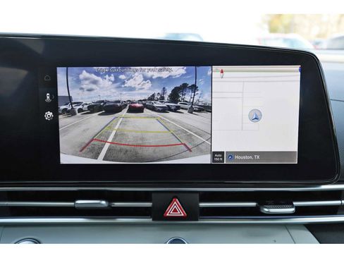 Used 2025 Hyundai Elantra Limited image 23