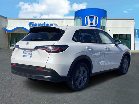 Certified 2026 Honda HR-V LX image 6