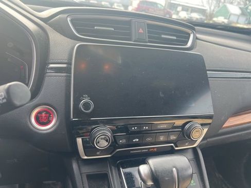 Used 2018 Honda CR-V Touring image 4