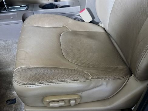 Used 2012 Nissan Frontier SL AWD/4WD image 17