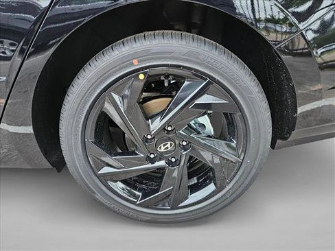 New 2026 Hyundai Elantra SEL Sport FWD image 10