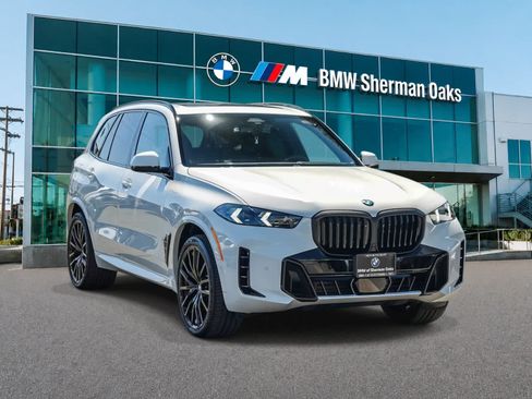 Used 2026 BMW X5 sDrive40i w/ M Sport Package RWD image 3