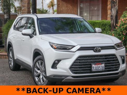 Used 2024 Toyota Grand Highlander AWD image 2