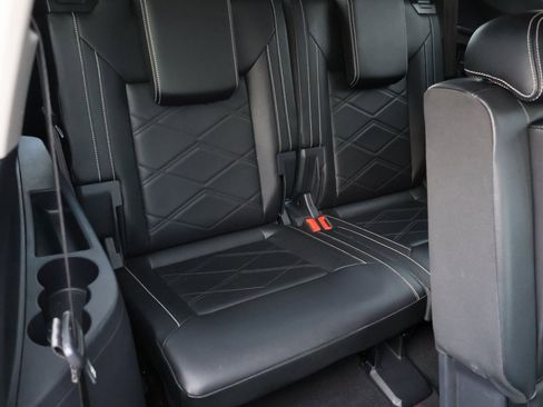 Used 2024 Volkswagen Atlas SE image 14