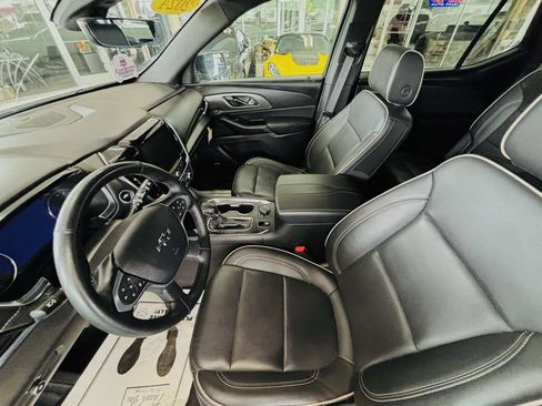Used 2023 Chevrolet Traverse Premier w/ Redline Edition FWD image 27