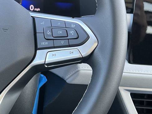 New 2026 Volkswagen Taos SE AWD/4WD image 17