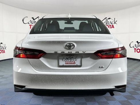 Used 2021 Toyota Camry LE image 6
