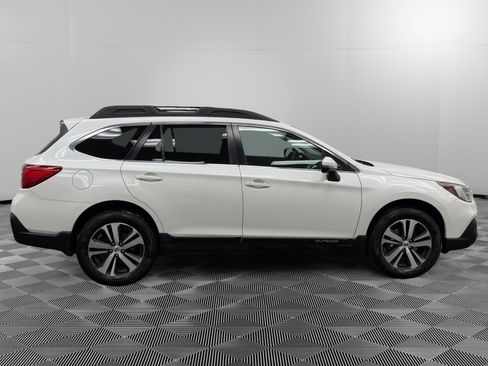 Used 2019 Subaru Outback 2.5i Limited image 6