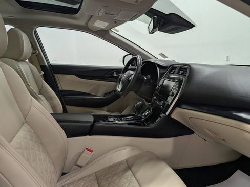 Used 2023 Nissan Maxima Platinum image 17