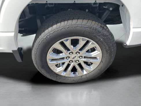 New 2025 Ford F150 Lariat w/ Equipment Group 501A Mid image 8