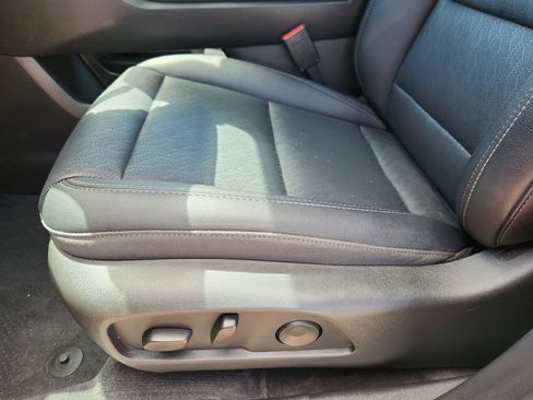 Used 2025 Chevrolet Equinox LT w/ Convenience Package II AWD/4WD image 8