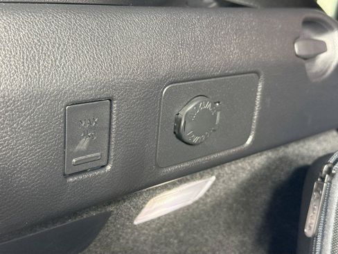 Used 2024 Lexus UX 250h F Sport FWD image 41