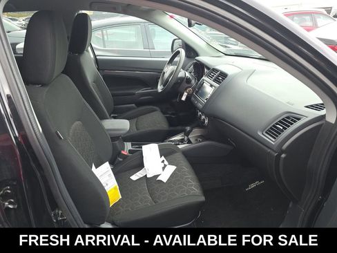 Used 2025 Mitsubishi Outlander Sport AWD image 13