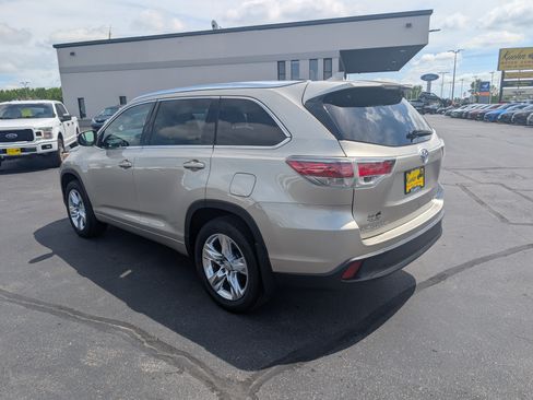 Used 2016 Toyota Highlander XLE AWD/4WD image 6