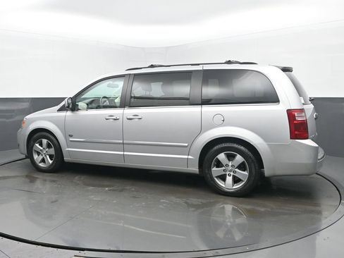 Used 2009 Dodge Grand Caravan SXT image 3