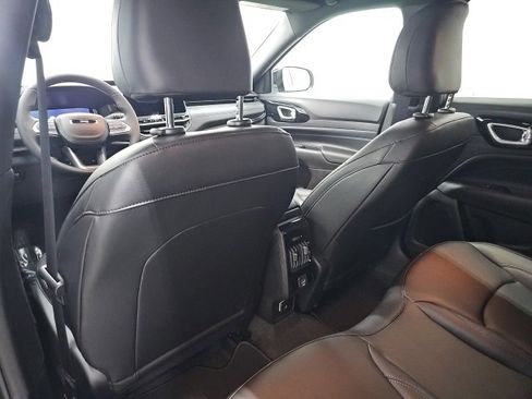 New 2026 Jeep Compass Limited image 18