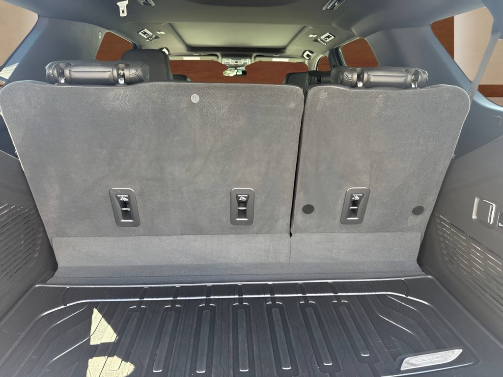 Used 2023 GMC Yukon Denali w/ LPO, Floor Liner Package AWD/4WD image 11