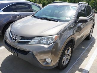 Used 2015 Toyota RAV4 XLE video 1