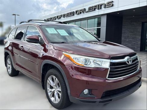 Used 2015 Toyota Highlander XLE image 2