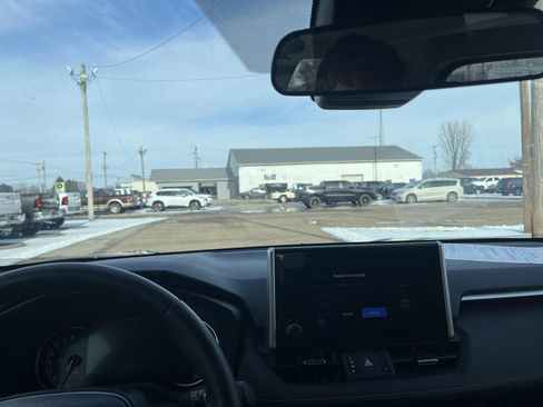 Used 2023 Toyota RAV4 XLE Premium image 16