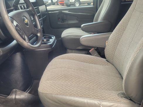 Used 2015 Chevrolet Express 3500 LT w/ LT Preferred Equipment Group image 12