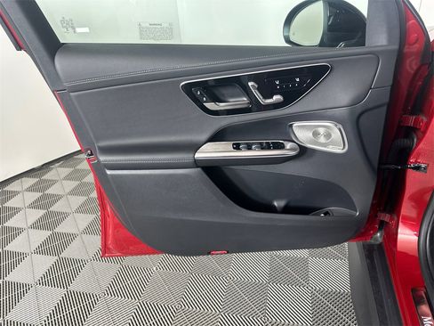 Certified 2025 Mercedes-Benz GLC 300 4MATIC image 10